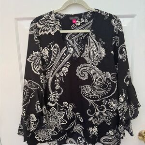 Vince Camuto Black and White Paisley Women's Top